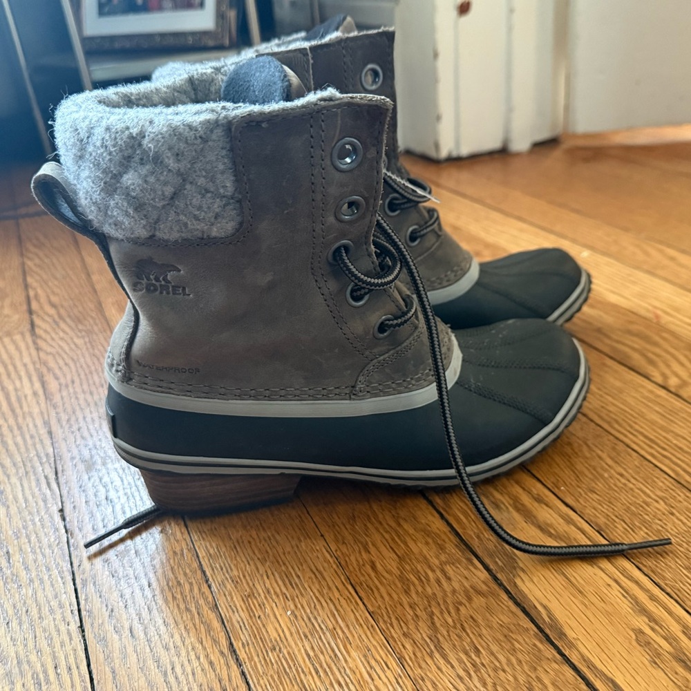 Sorel Women's Slimpack II Lace Waterproof Boot - Size 7.5